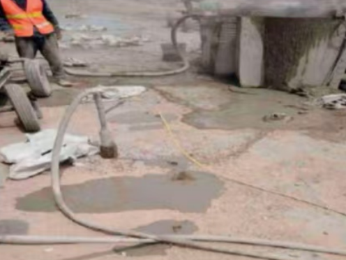 乐亭水泥混凝土路面板底注浆技术 路面脱空注浆整治方案